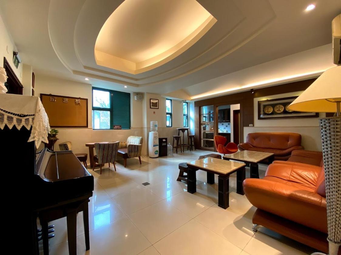 Ho Feng Private Hotel 電梯自助民宿 Ji'an Exterior photo