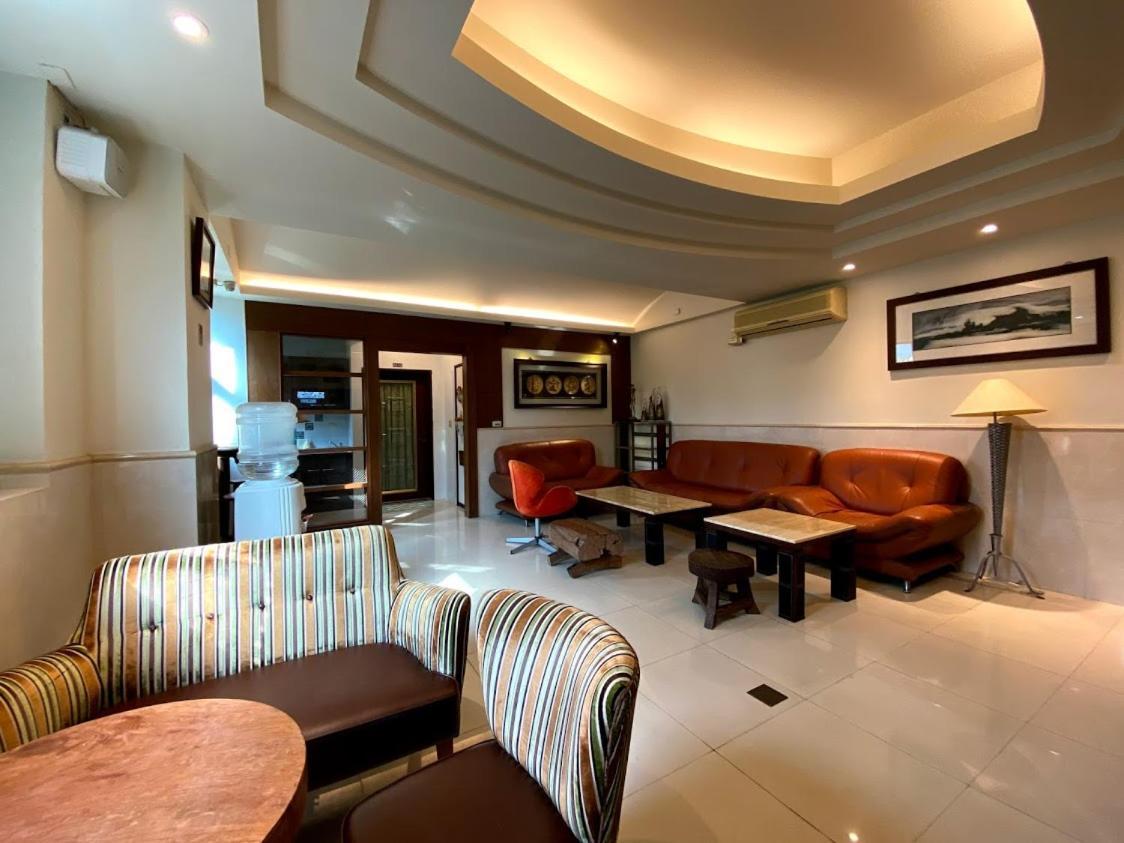Ho Feng Private Hotel 電梯自助民宿 Ji'an Exterior photo